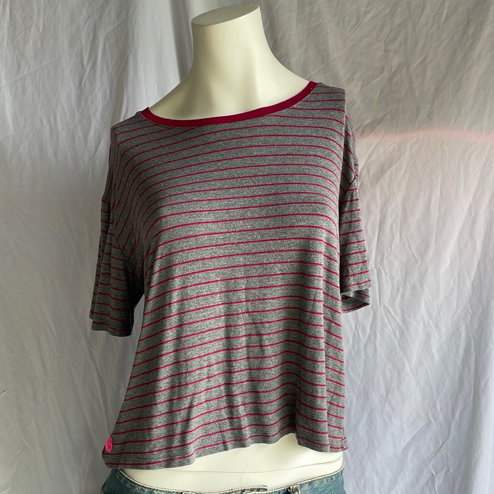 Arizona Short Sleeved Crop Top, size Medium. Bundle & Save!!